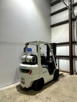 Carretilla elevadora GLP 2013  Nissan MP1F1A20LV (4)