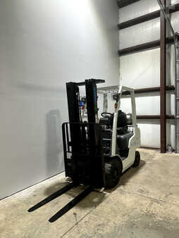 Carretilla elevadora GLP 2013  Nissan MP1F1A20LV (8)