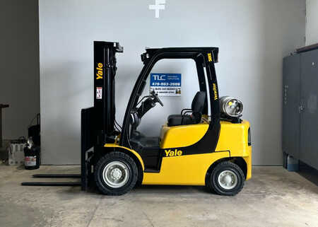 Carretilla elevadora GLP 2013  Yale GLP050VXNVRE090 (1)