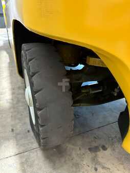 Carretilla elevadora GLP 2013  Yale GLP050VXNVRE090 (9)