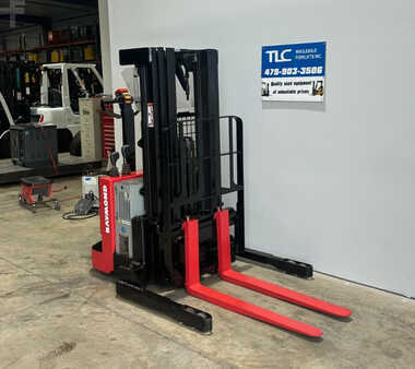 Pallet Stackers - Raymond RSS40 (4)