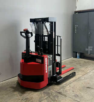 Pallet Stackers - Raymond RSS40 (5)
