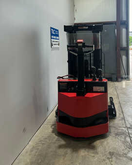 Pallet Stackers - Raymond RSS40 (8)