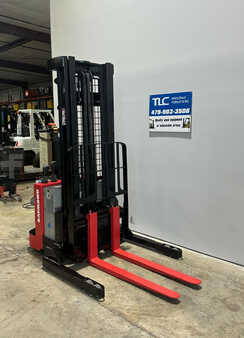 Pallet Stackers - Raymond RSS40 (4)