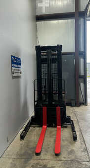 Pallet Stackers - Raymond RSS40 (9)