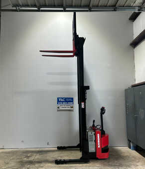 Pallet Stackers - Raymond RSS40 (2)