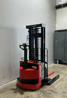 Pallet Stackers - Raymond RSS40 (5)