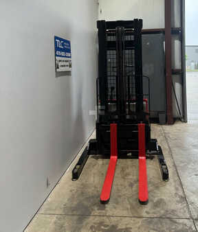 Pallet Stackers - Raymond RSS40 (9)