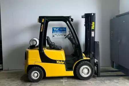 Propane Forklifts 2012  Yale GLP050VXNVRE090 (1)
