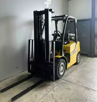 Propane Forklifts 2012  Yale GLP050VXNVRE090 (7)