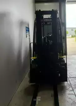 Propane Forklifts 2012  Yale GLP050VXNVRE090 (8)