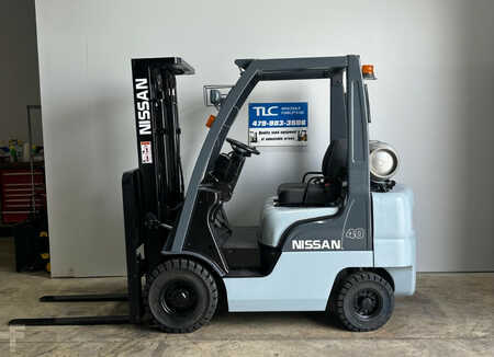 Carretilla elevadora GLP 2013  Nissan MP1F1A20LV (1)