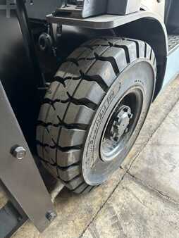 Carretilla elevadora GLP 2013  Nissan MP1F1A20LV (10)