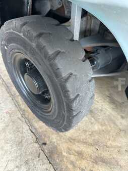 Carretilla elevadora GLP 2013  Nissan MP1F1A20LV (11)