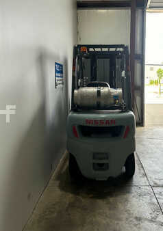 Carretilla elevadora GLP 2013  Nissan MP1F1A20LV (8)