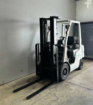 Carretilla elevadora GLP 2013  Nissan MP1F1A20LV (5)