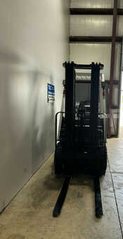 Carretilla elevadora GLP 2013  Nissan MP1F1A20LV (9)