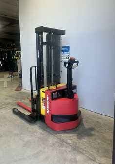 Apilador eléctrico - Raymond RSS40 (4)