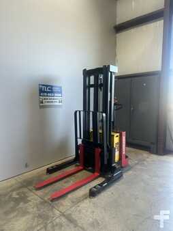 Apilador eléctrico - Raymond RSS40 (5)