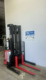 Apilador eléctrico - Raymond RSS40 (4)