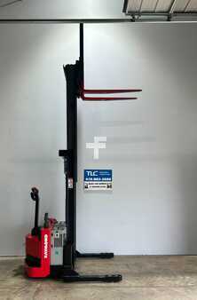 Apilador eléctrico - Raymond RSS40 (2)