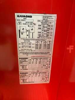 Apilador conductor incorporado - Raymond  (10)