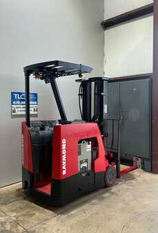 Apilador conductor incorporado - Raymond  (5)