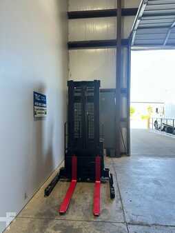 Apilador eléctrico - Raymond RSS40 (8)