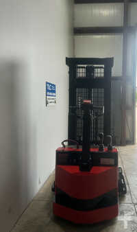 Apilador eléctrico - Raymond RSS40 (8)