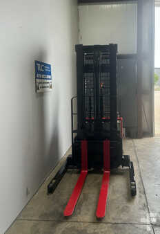 Apilador eléctrico - Raymond RSS40 (9)