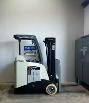 Stand-Up Rider Forklift 2014  Crown RC 5530-30 (1)
