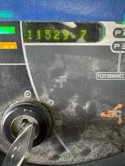 Stand-Up Rider Forklift 2014  Crown RC 5530-30 (13)