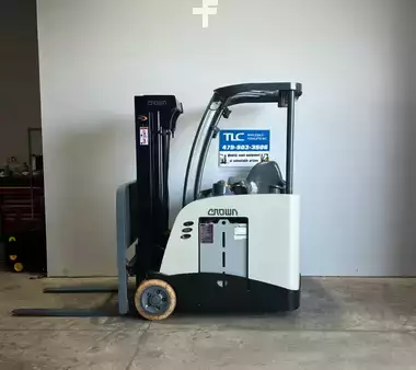 Stand-Up Rider Forklift 2014  Crown RC 5530-30 (3)