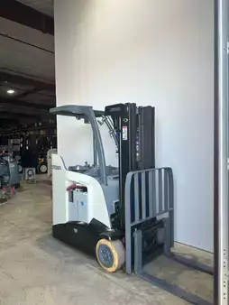 Stand-Up Rider Forklift 2014  Crown RC 5530-30 (4)
