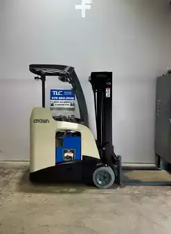 Stand-Up Rider Forklift 2014  Crown RC 5530-30 (1)
