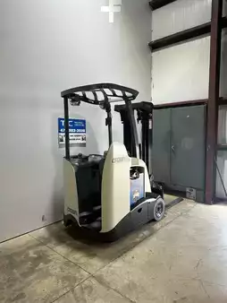 Stand-Up Rider Forklift 2014  Crown RC 5530-30 (5)