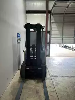 Stand-Up Rider Forklift 2014  Crown RC 5530-30 (9)