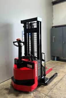 Apilador eléctrico - Raymond RSS40 (7)