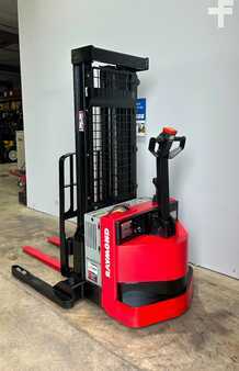 Apilador eléctrico - Raymond RSS40 (6)