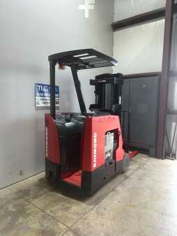 Apilador conductor incorporado - Raymond  (5)