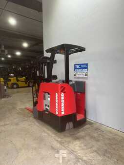 Apilador conductor incorporado - Raymond  (6)