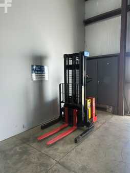 Apilador eléctrico - Raymond RSS40 (5)