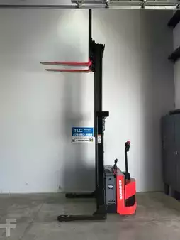 Pallet Stackers 2014  Raymond RSS40 (2)