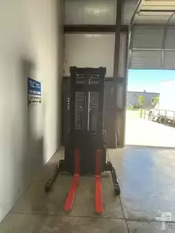 Pallet Stackers 2014  Raymond RSS40 (6)