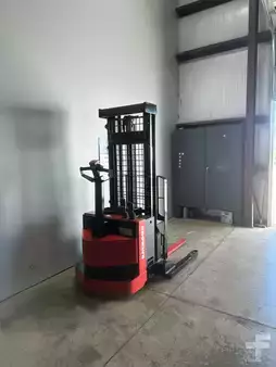 Pallet Stackers 2014  Raymond RSS40 (8)