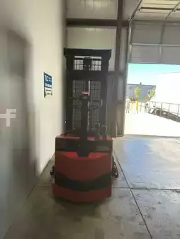 Pallet Stackers 2014  Raymond RSS40 (9)