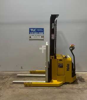 Pallet Stackers 2009  Yale MSW040SFN24TV087 (1)