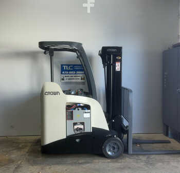 Stand-Up Rider Forklift 2015  Crown RC 5530-30 (1)