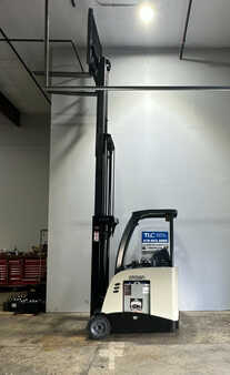 Stand-Up Rider Forklift 2015  Crown RC 5530-30 (2)