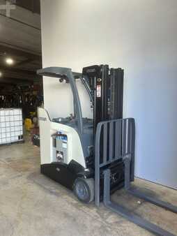 Stand-Up Rider Forklift 2015  Crown RC 5530-30 (3)